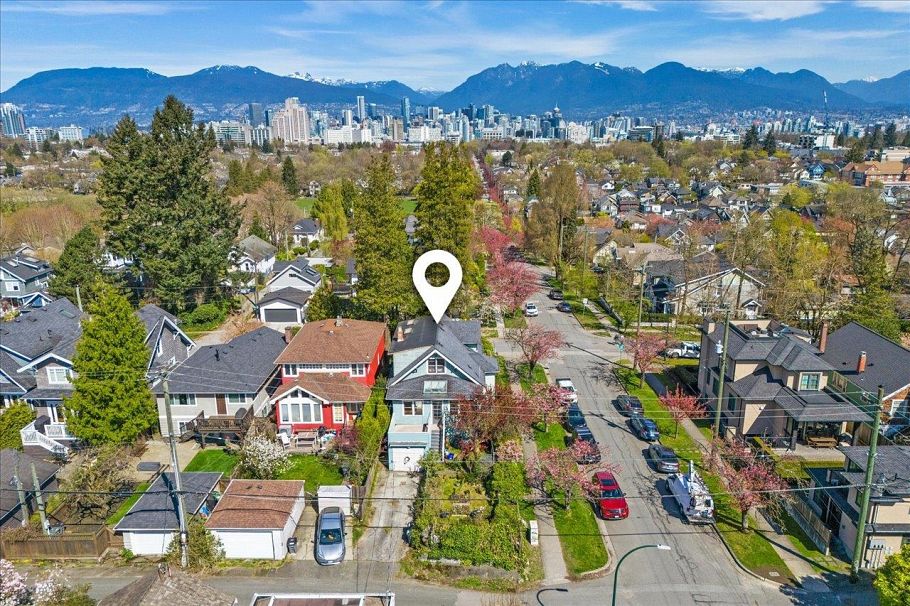 706 W 24th Avenue Vancouver, BC - 4