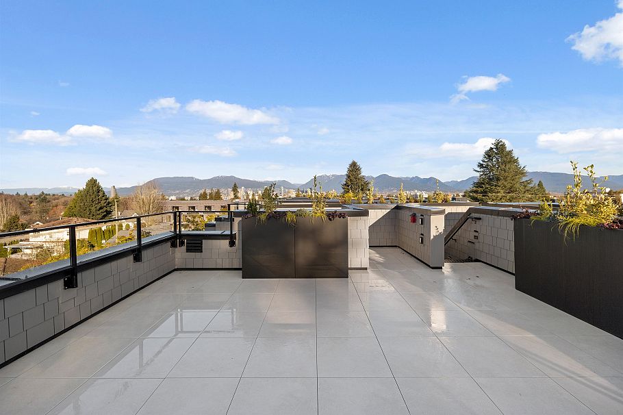 595 W 29th Avenue Vancouver, BC - 33