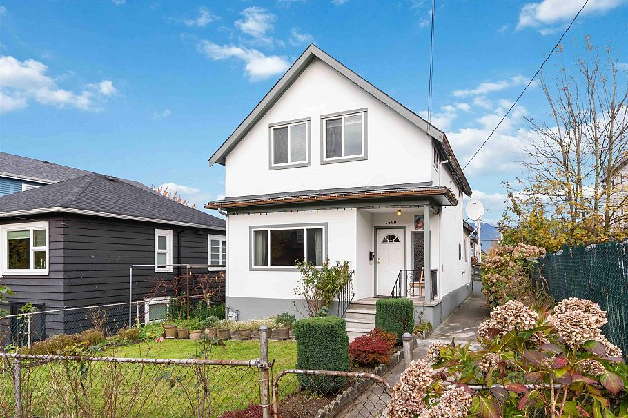 1649 Grant Street Vancouver, BC - 2