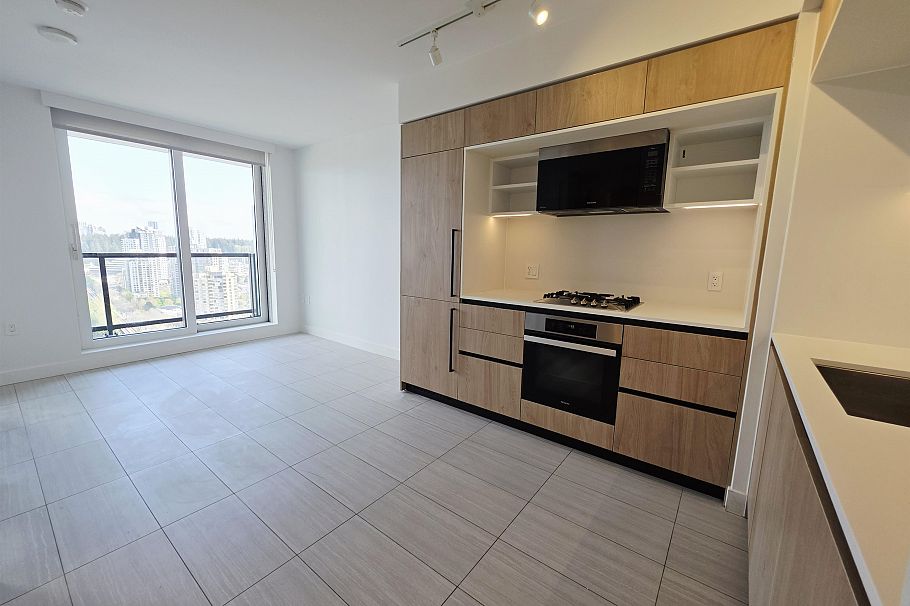 2405 5058 Joyce Street Vancouver, BC - 2