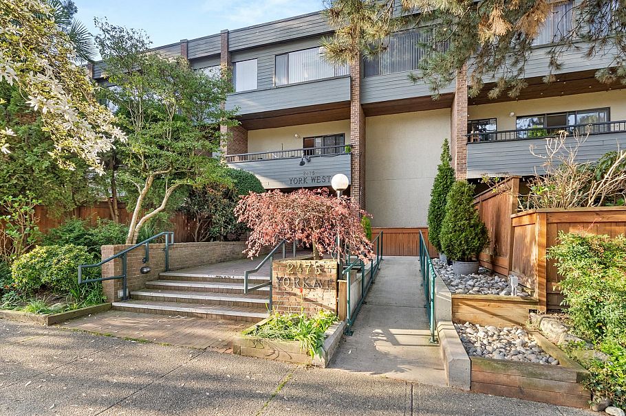 104 2475 York Avenue Vancouver, BC - 17