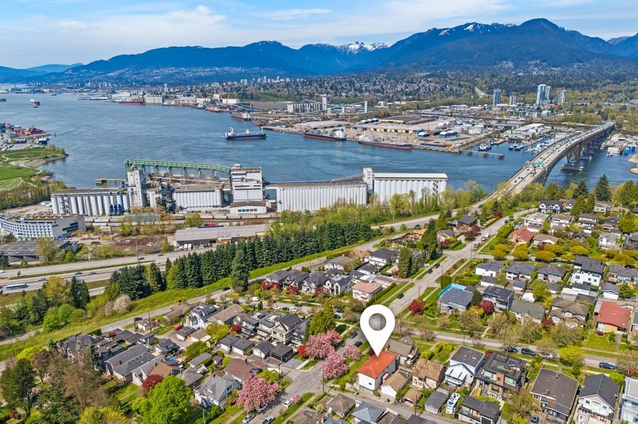 370 N Kootenay Street Vancouver, BC - 35