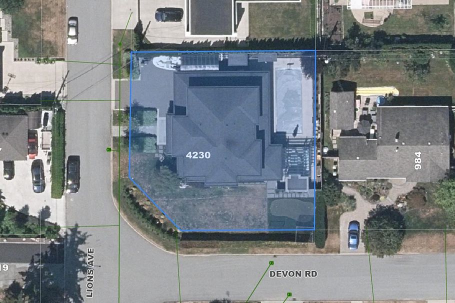 4230 Lions Avenue North Vancouver, BC - 23