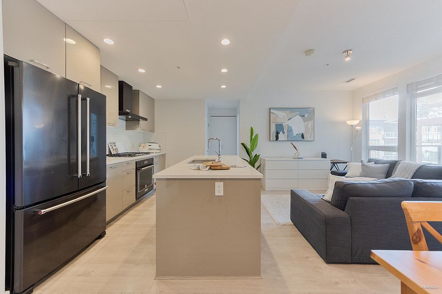406 3581 Ross Drive Vancouver, BC - 3