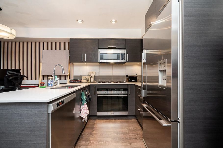 212 2858 W 4th Avenue Vancouver, BC - 3