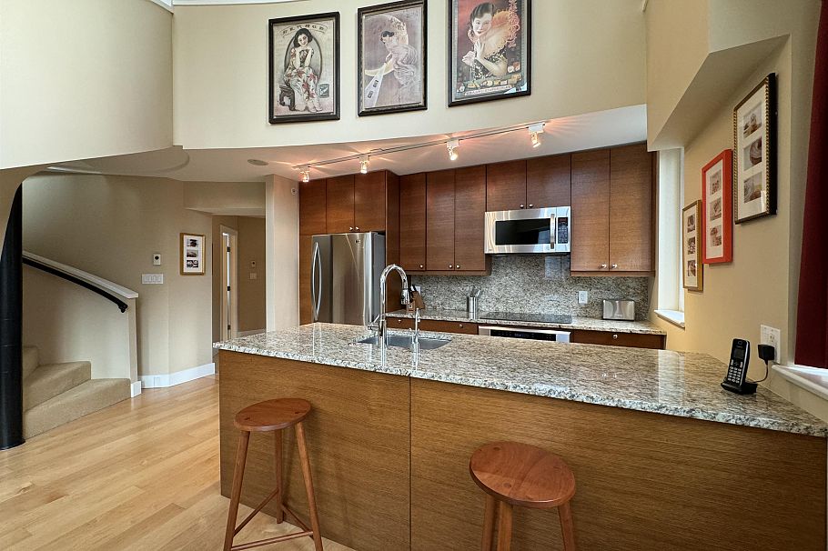 PH7 618 Abbott Street Vancouver, BC - 10