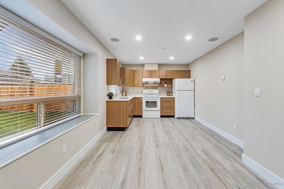 6167 Commercial Street Vancouver, BC - 16