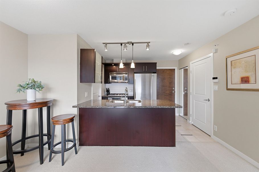 502 1650 W 7th Avenue Vancouver, BC - 9