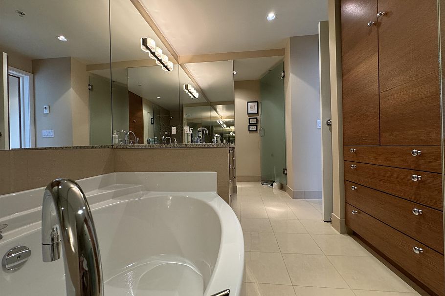 PH7 618 Abbott Street Vancouver, BC - 33