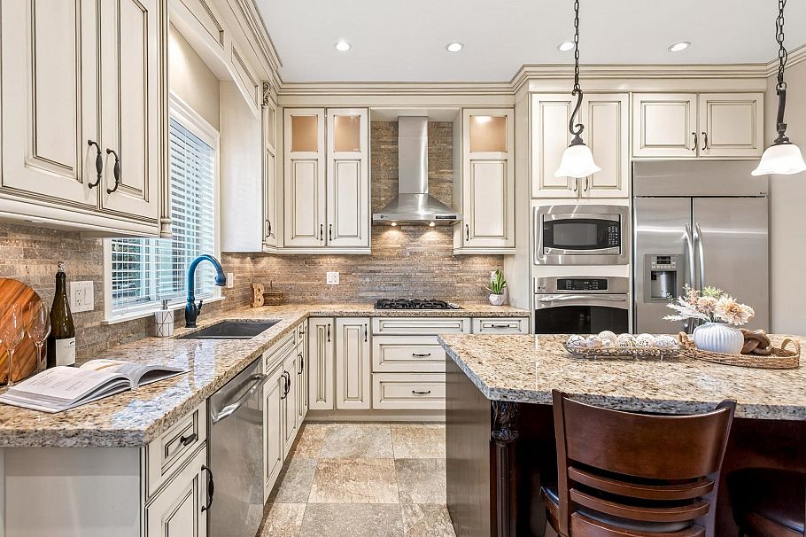 4532 W 15th Avenue Vancouver, BC - 17