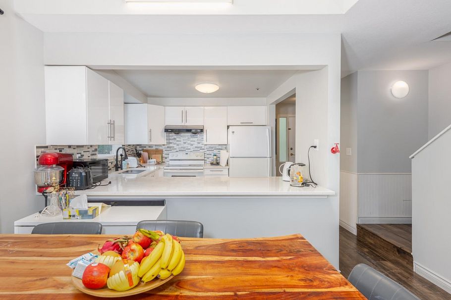 D 3439 E 43rd Avenue Vancouver, BC - 28