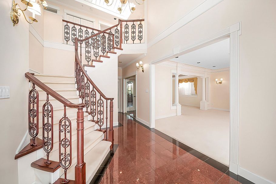 2039 W 62 Avenue Vancouver, BC - 2