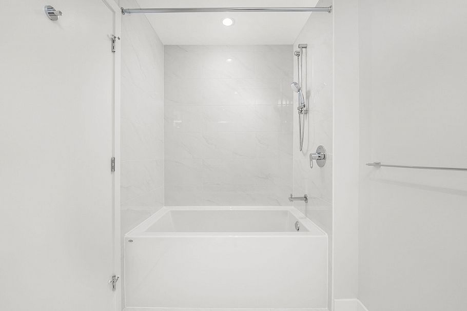 1303 5410 Shortcut Road Vancouver, BC - 16