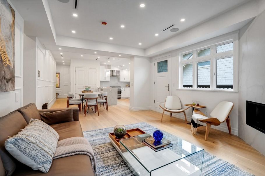 2012 W 15th Avenue Vancouver, BC - 12