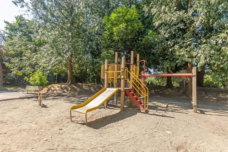 4005 Vine Street Vancouver, BC - 39