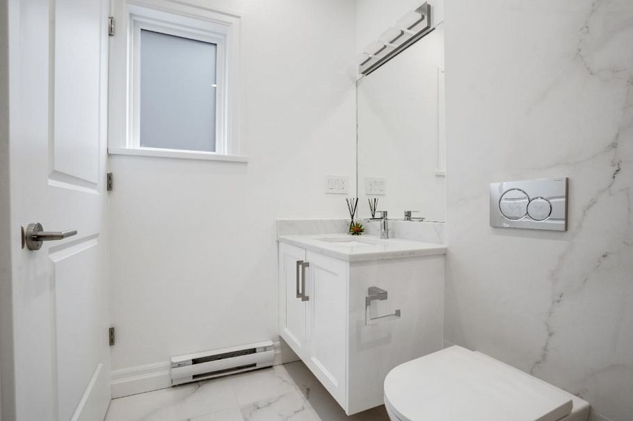 2012 W 15th Avenue Vancouver, BC - 28