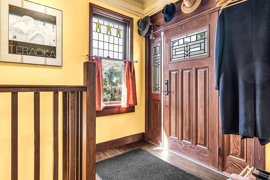 1756 E 7th Avenue Vancouver, BC - 2