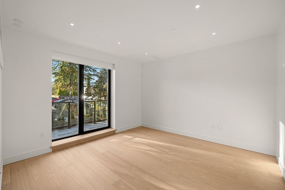 585 W 29th Avenue Vancouver, BC - 9