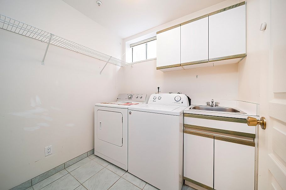 2039 W 62 Avenue Vancouver, BC - 25