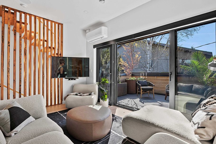 1331 Cotton Drive Vancouver, BC - 11