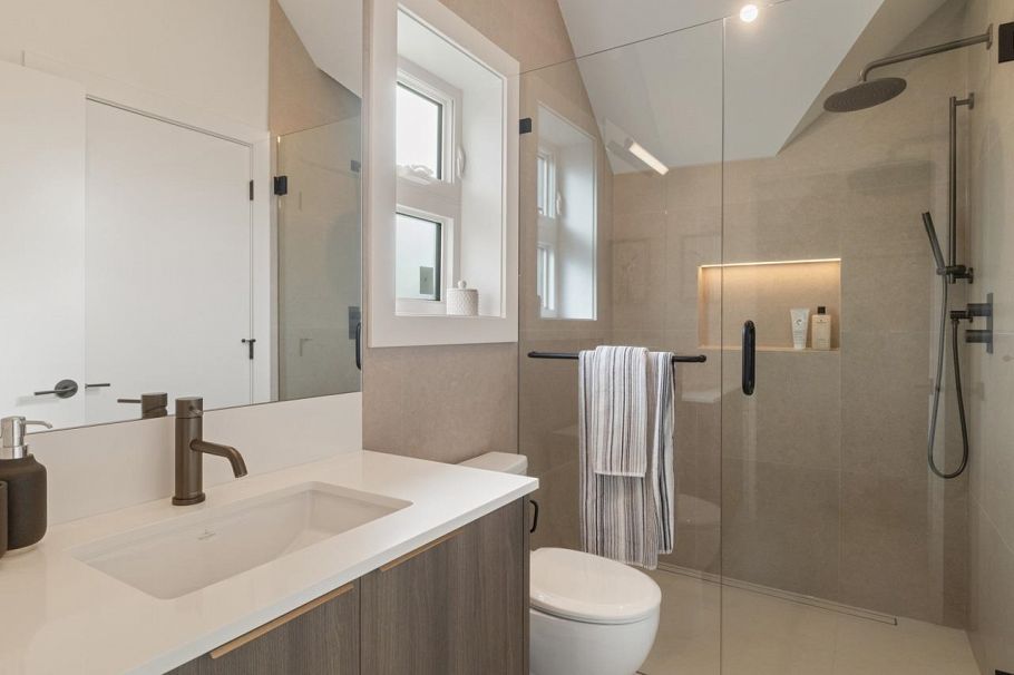 2 2680 E 5th Avenue Vancouver, BC - 28