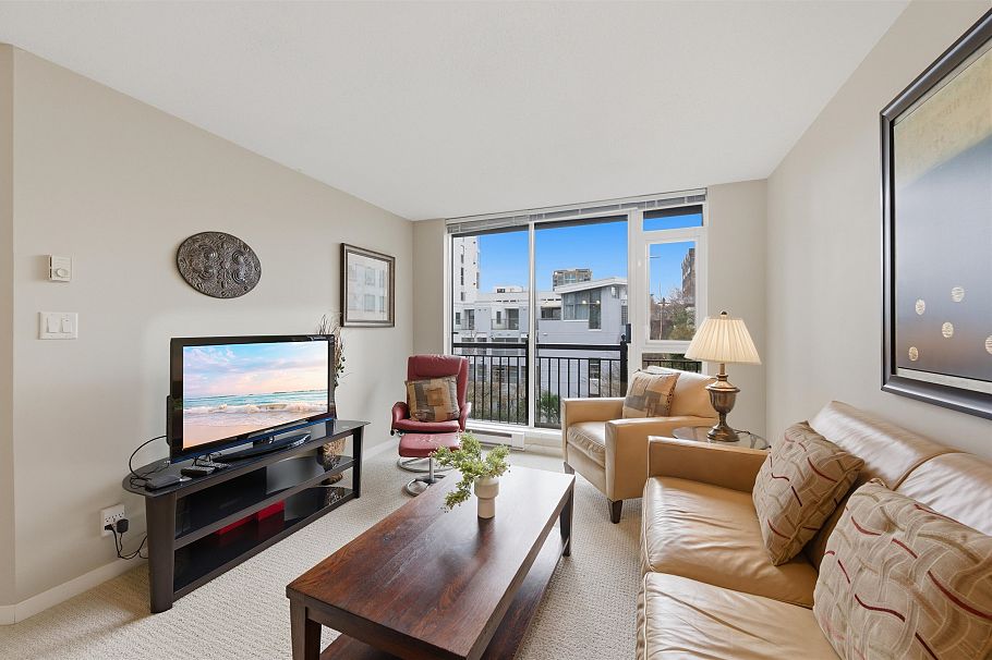 502 1650 W 7th Avenue Vancouver, BC - 2