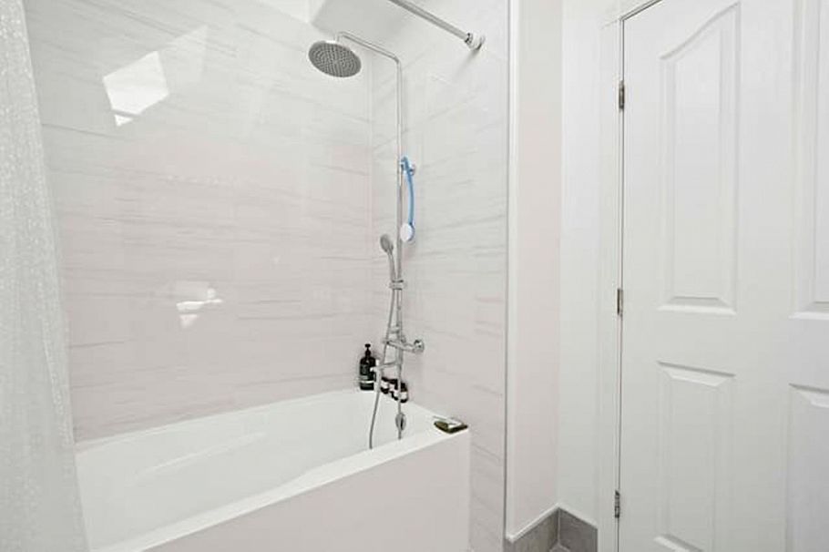 D 136 W 4th Street North Vancouver, BC - 12