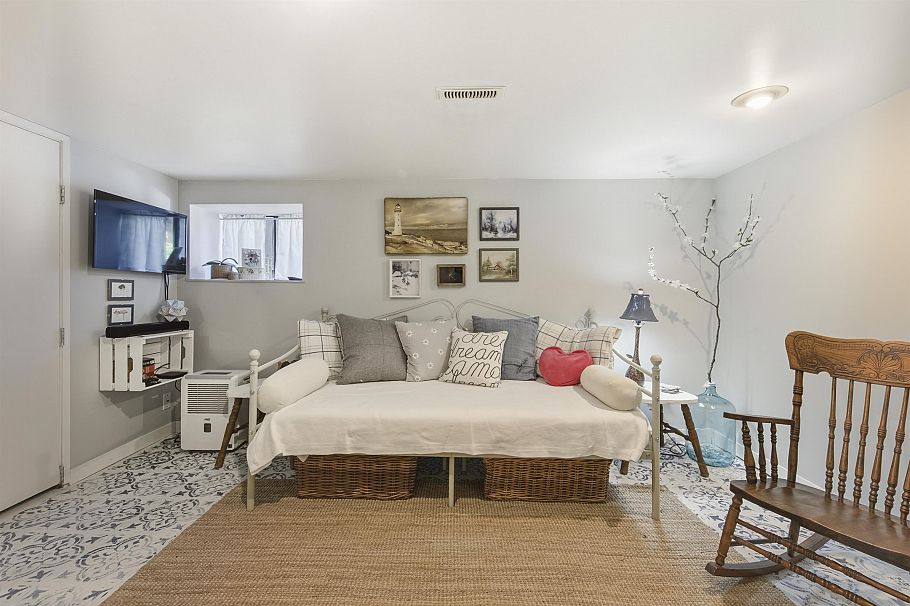 2029 Philip Avenue North Vancouver, BC - 27