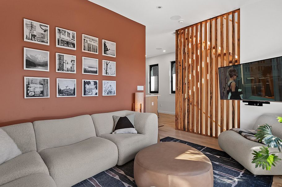 1331 Cotton Drive Vancouver, BC - 9