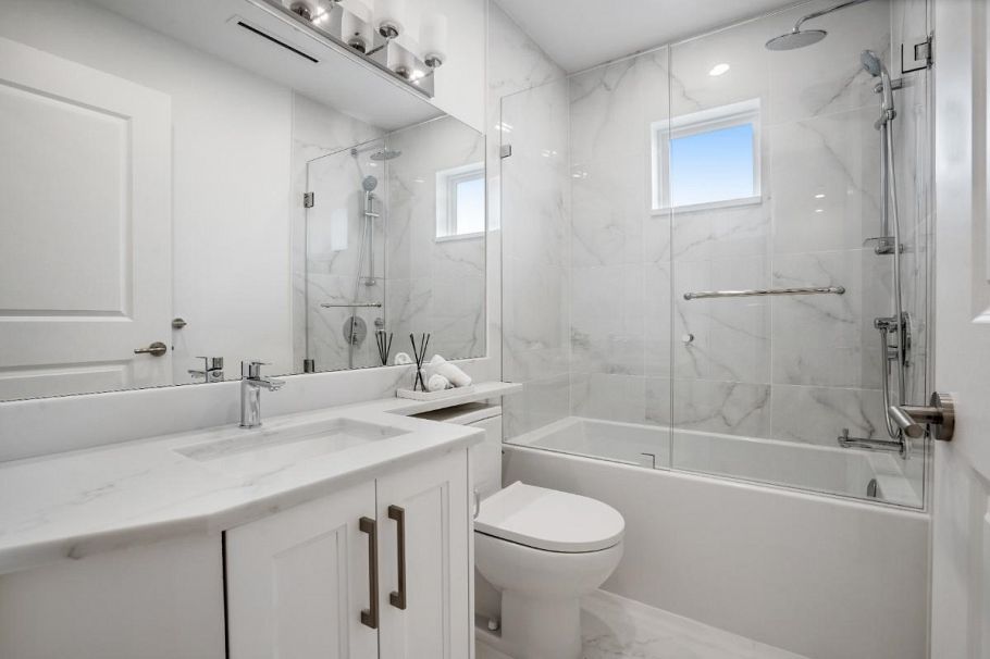 2012 W 15th Avenue Vancouver, BC - 23