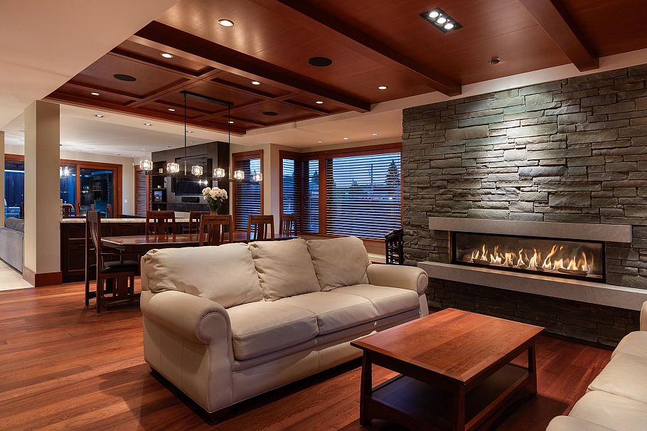 4230 Lions Avenue North Vancouver, BC - 2