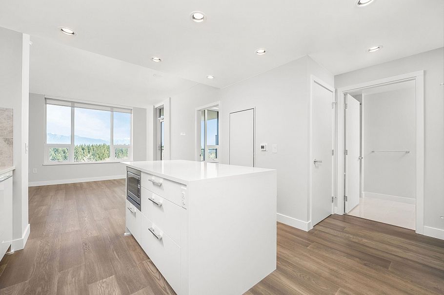 1303 5410 Shortcut Road Vancouver, BC - 2