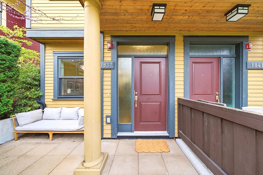 1837 Charles Street Vancouver, BC - 28