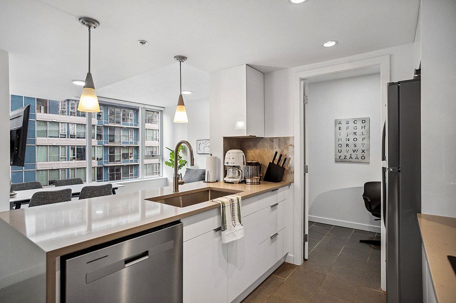 605 618 Abbott Street Vancouver, BC - 6