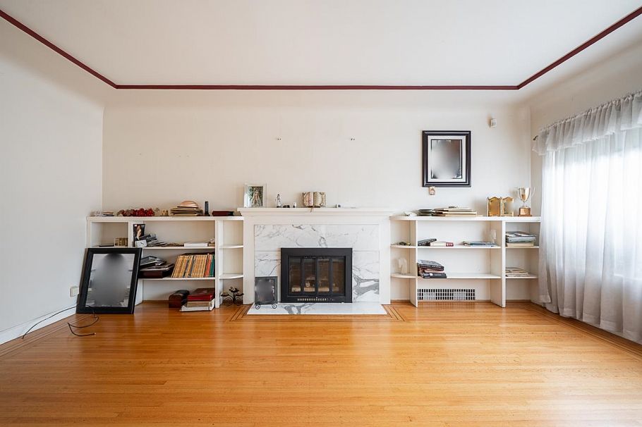 3205 E 3rd Avenue Vancouver, BC - 4