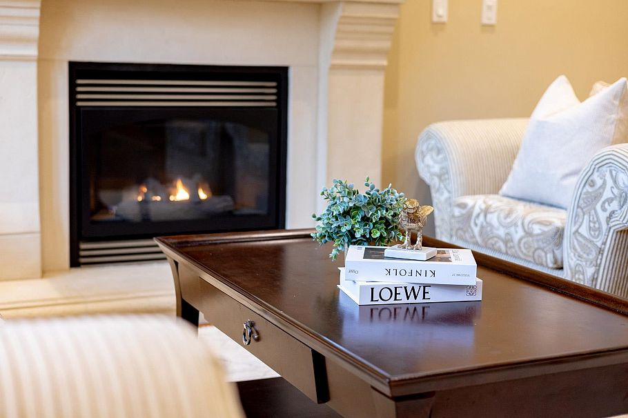 4532 W 15th Avenue Vancouver, BC - 4