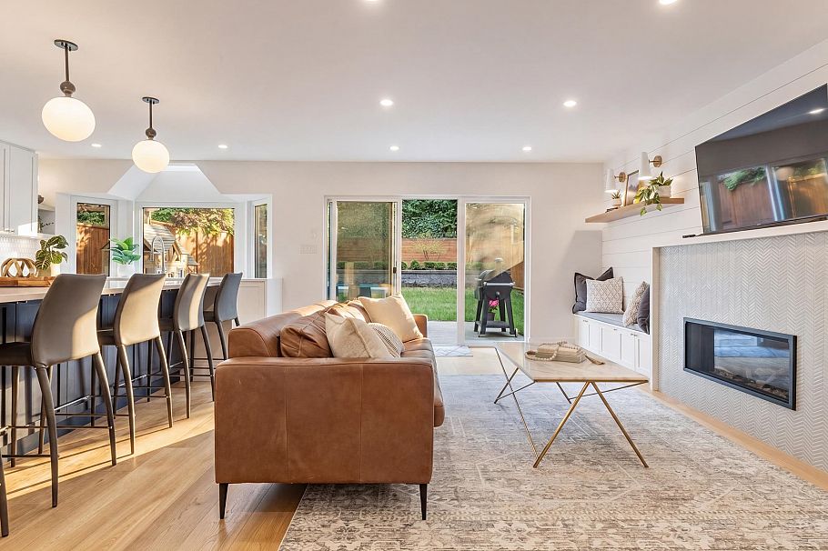 999 Canyon Boulevard North Vancouver, BC - 4