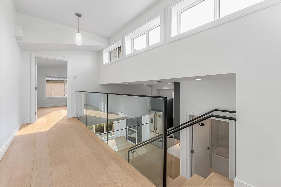 7355 Oak Street Vancouver, BC - 6