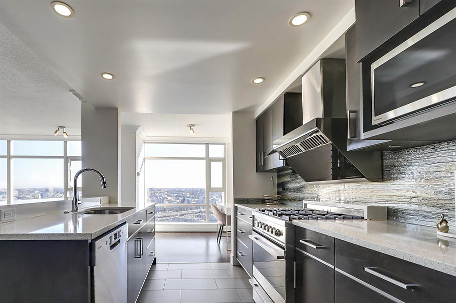 3002 1199 Marinaside Crescent Vancouver, BC - 4