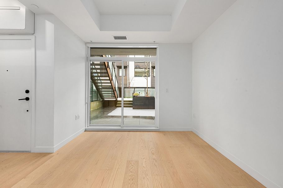 122 650 E 2nd Street North Vancouver, BC - 4