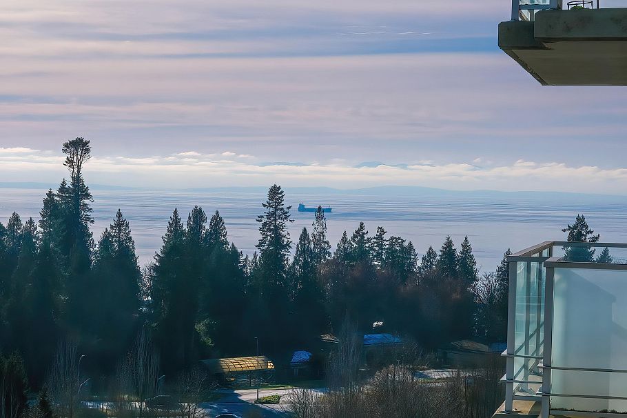 1202 2688 West Mall Vancouver, BC - 2