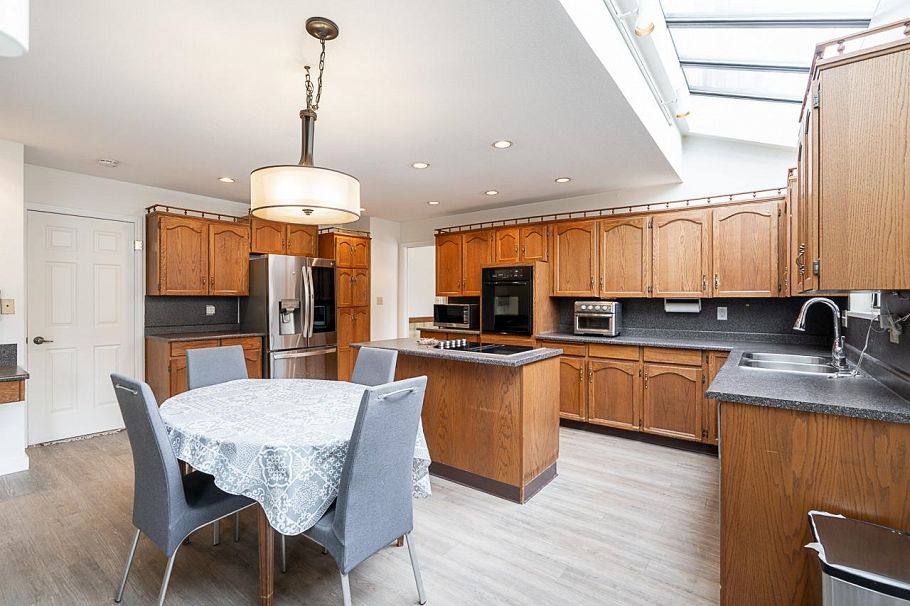 2235 W 16th Avenue Vancouver, BC - 29