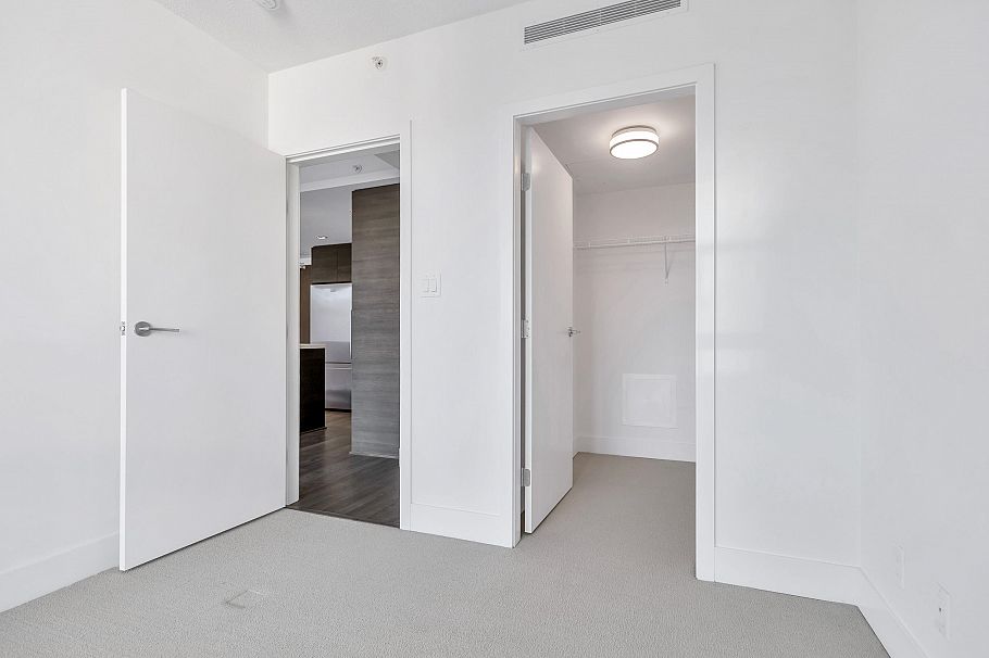 601 1550 Fern Street North Vancouver, BC - 27