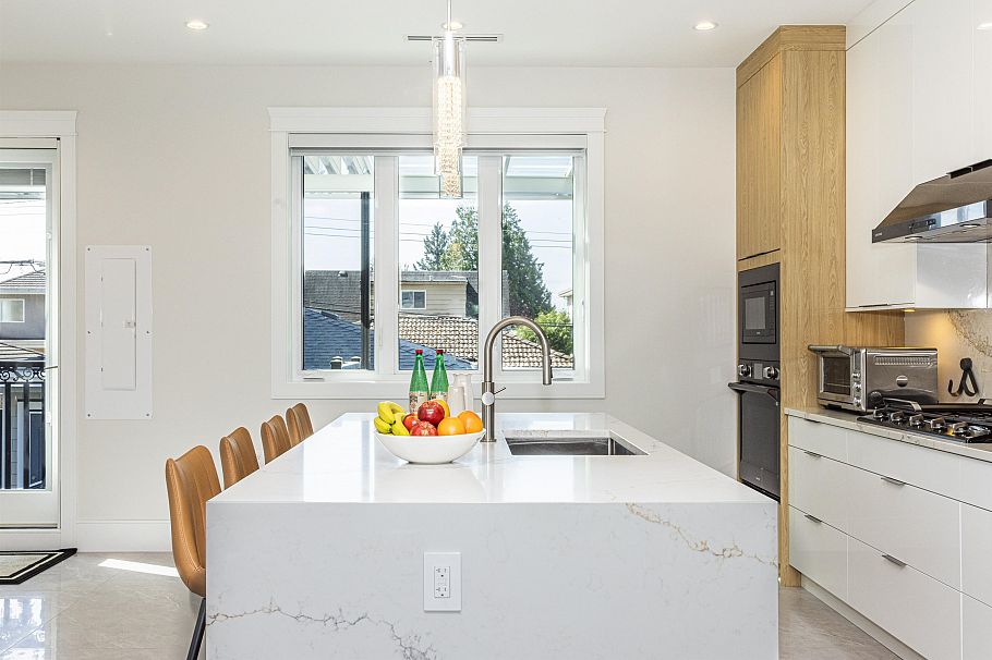 1470 W 57th Avenue Vancouver, BC - 9