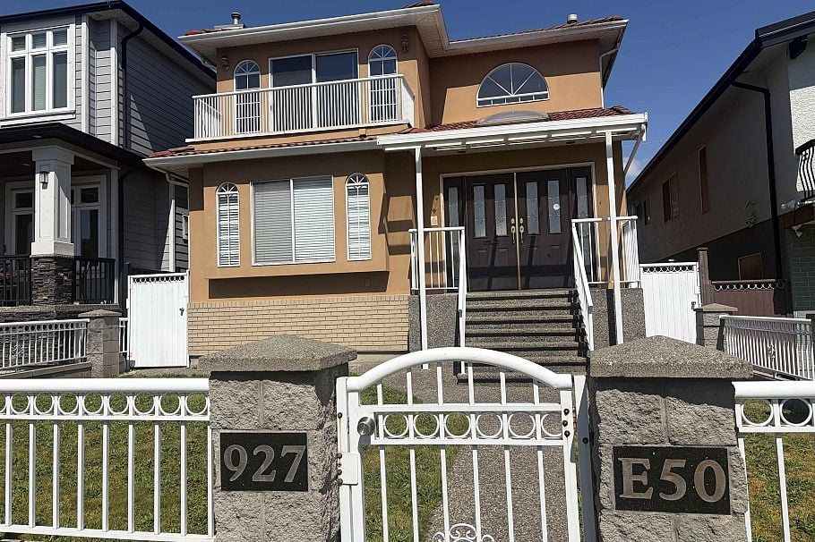 927 E 50th Avenue Vancouver, BC - 1