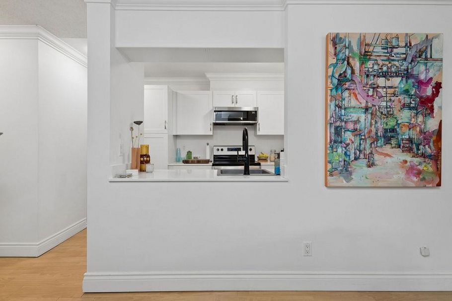 202 1220 Barclay Street Vancouver, BC - 7