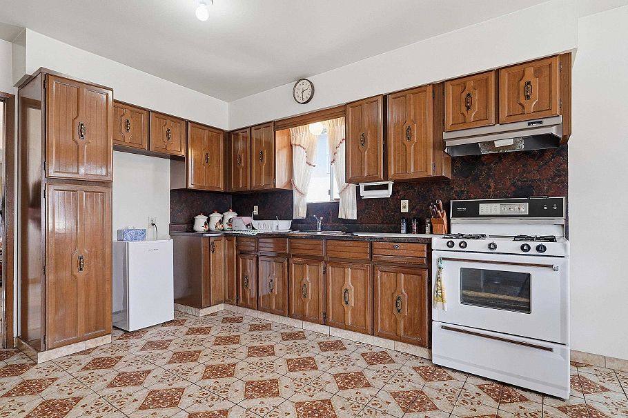 3090 Kitchener Street Vancouver, BC - 29