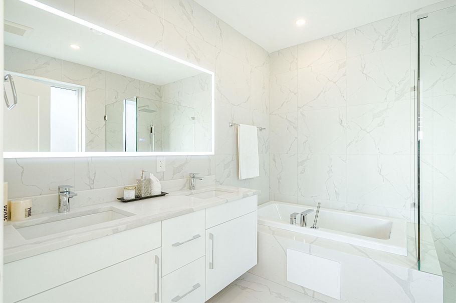 3321 W 37th Avenue Vancouver, BC - 18