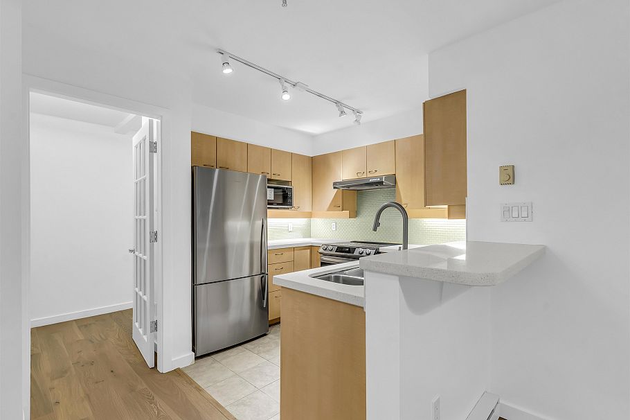 207 1990 Dunbar Street Vancouver, BC - 15