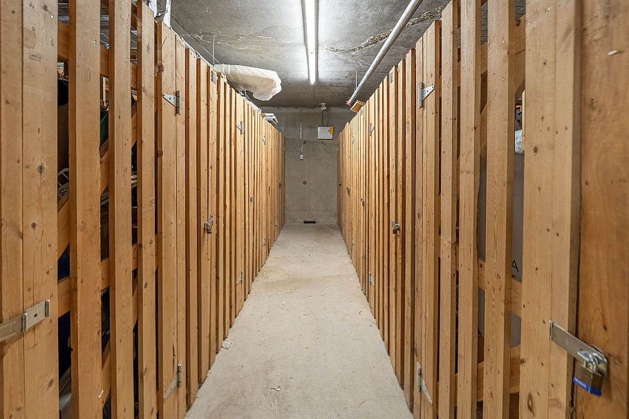 301 2677 E Broadway Vancouver, BC - 26